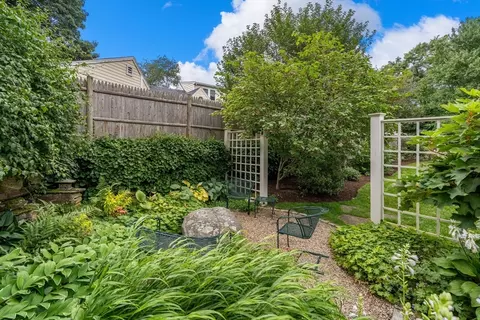 Exterior - 6 Park Ave, Dover, MA 02030 photo 7 of 13