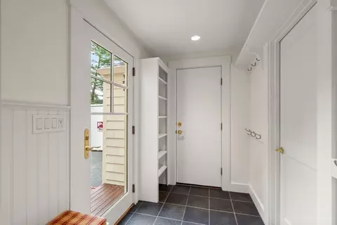 Entry Way - 6 Park Ave, Dover, MA 02030 photo 4 of 4