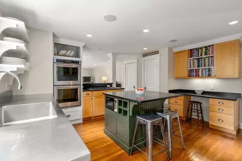 Kitchen - 6 Park Ave, Dover, MA 02030 photo 3 of 4