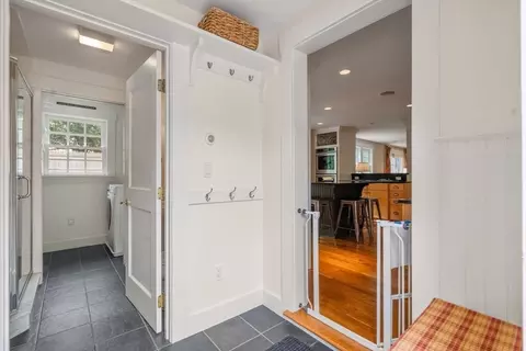 Entry Way - 6 Park Ave, Dover, MA 02030 photo 1 of 4