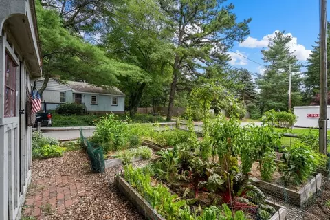 Exterior - 6 Park Ave, Dover, MA 02030 photo 12 of 13