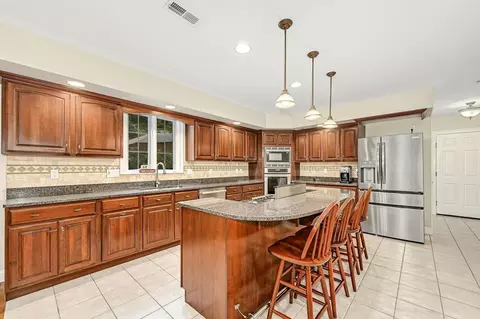 4 Talbott Farm Dr, Mendon, MA 01756 photo 9