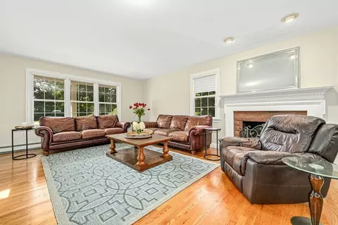 4 Talbott Farm Dr, Mendon, MA 01756 photo 8