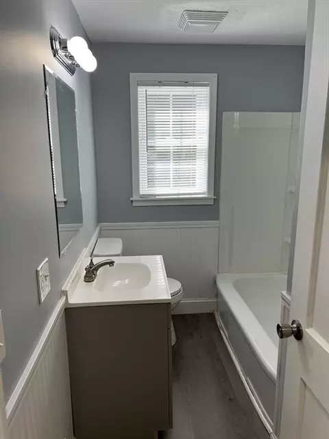 Bath - 30 Lumae St, Springfield, MA 01119 photo 1 of 4