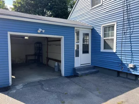 Exterior - 30 Lumae St, Springfield, MA 01119 photo 4 of 13