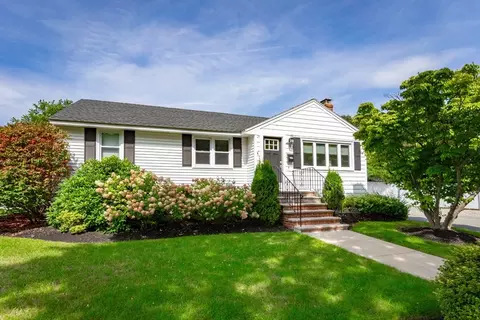 19 Samoset Rd, Peabody, MA 01960