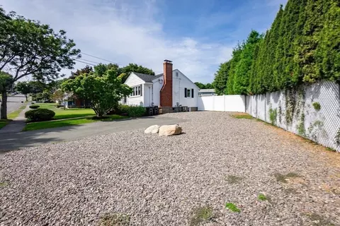19 Samoset Rd, Peabody, MA 01960 photo 24