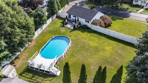 19 Samoset Rd, Peabody, MA 01960 photo 2