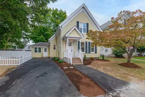 43 School St, Rockland, MA 02370