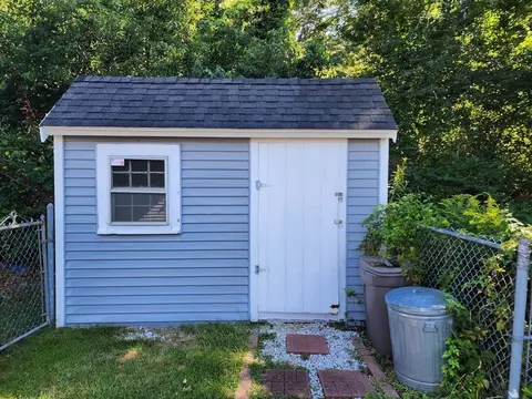 Exterior - 37 Old Onset Rd, Wareham, MA 02571 photo 4 of 5