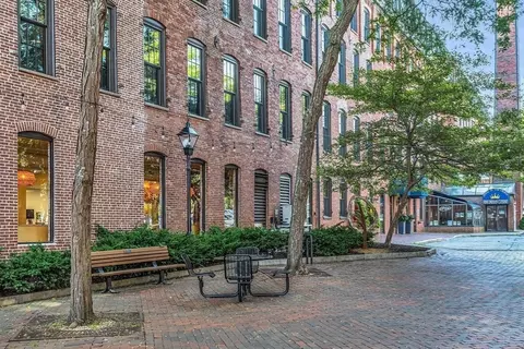 19-23 Pleasant St #504, Newburyport, MA 01950