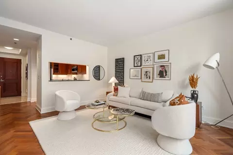 1 Charles St S #605, Boston, MA 02116