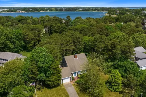 121 Middle Rd, Chatham, MA 02650