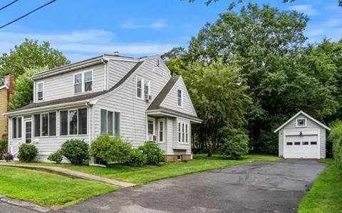 4 Sunset Rd, Nahant, MA 01908 photo 2