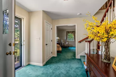 21 Pawnee Cir, Milton, MA 02186 photo 4