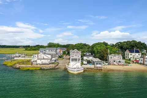 151 Rockland St, Quincy, MA 02169
