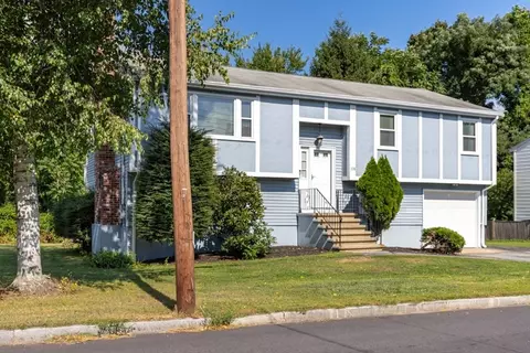 338 Ash St, Reading, MA 01867 photo 2
