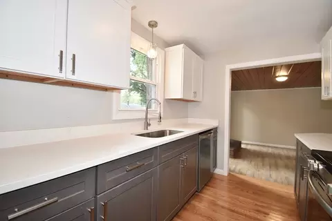 29 Kay St, Springfield, MA 01109 photo 12