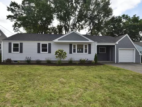 29 Kay St, Springfield, MA 01109
