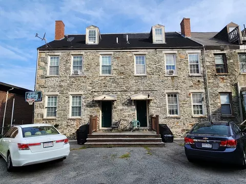 124-126 Appleton St, Lowell, MA 01852
