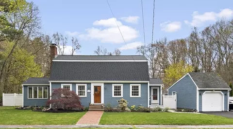 2 Pine Glen Dr, North Reading, MA 01864