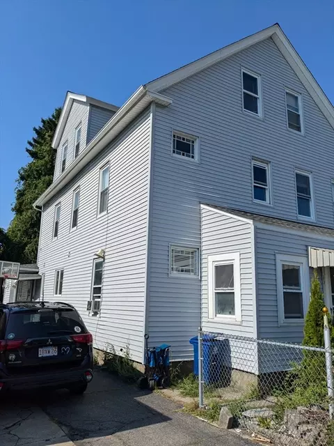 49 Atlanta St, Worcester, MA 01604