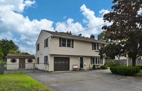 4 Rainbow Ter, Danvers, MA 01923
