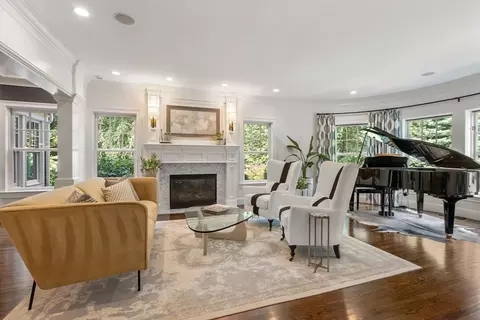 Living - 5 Beard Way, Wellesley, MA 02482 photo 1 of 2