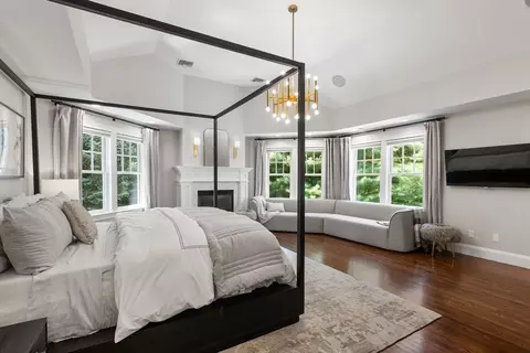 Bedroom - 5 Beard Way, Wellesley, MA 02482 photo 2 of 5