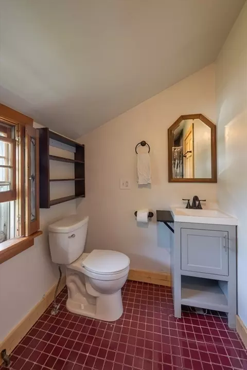 40 Spring St, Northampton, MA 01062 photo 23