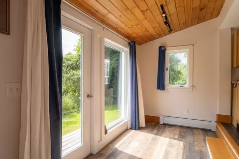 40 Spring St, Northampton, MA 01062 photo 9
