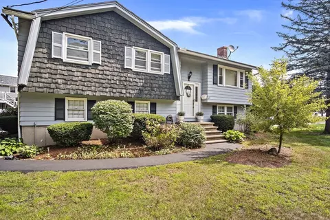212 Montvale Ave, Woburn, MA 01801