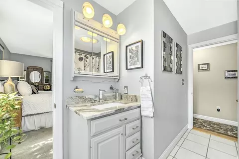 Bath - 16 Ida Rd, Worcester, MA 01604 photo 1 of 4