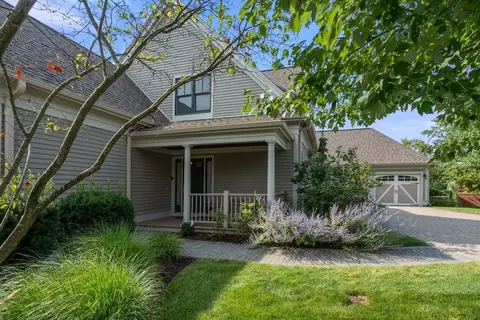 11 Meadows Ln #11, Belmont, MA 02478