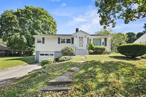 35 Tupelo Rd, Worcester, MA 01606
