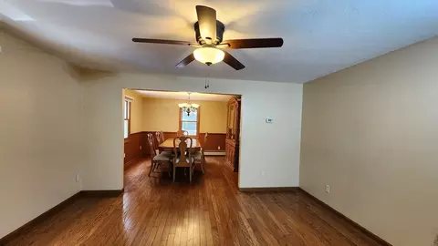 Living - 37 William Casey Rd, Spencer, MA 01562 photo 2 of 4