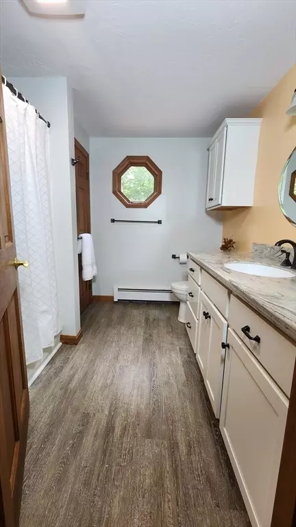 Bath - 37 William Casey Rd, Spencer, MA 01562 photo 2 of 4
