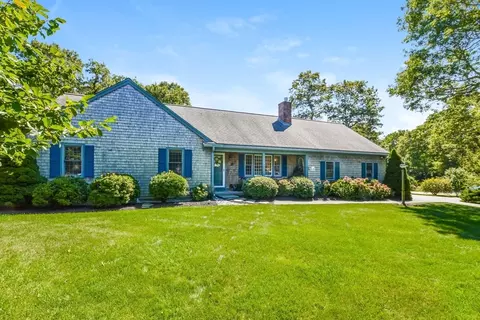 2 Westwind Cir, Sandwich, MA 02563