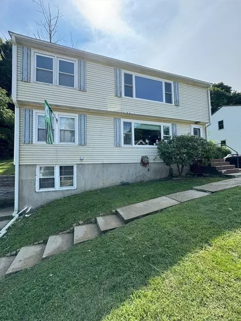 487 489 E Merrimack St, Lowell, MA 01852