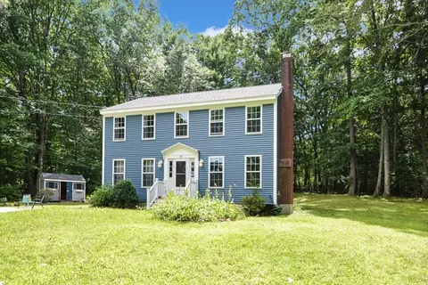 29 Kimball Rd, Amesbury, MA 01913