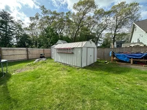 Exterior - 8 Bear Hill Rd, Reading, MA 01867 photo 3 of 5