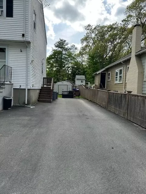 Exterior - 8 Bear Hill Rd, Reading, MA 01867 photo 4 of 5