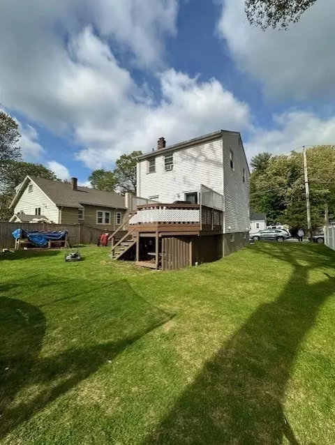 Exterior - 8 Bear Hill Rd, Reading, MA 01867 photo 2 of 5