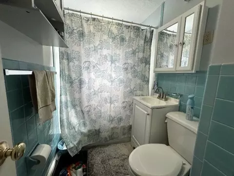 Bath - 8 Bear Hill Rd, Reading, MA 01867 photo 1 of 2
