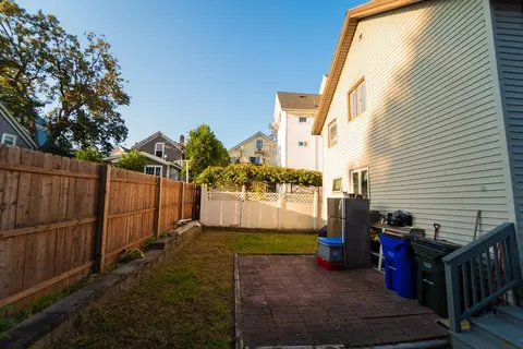 376 Linden St, Fall River, MA 02720 photo 6