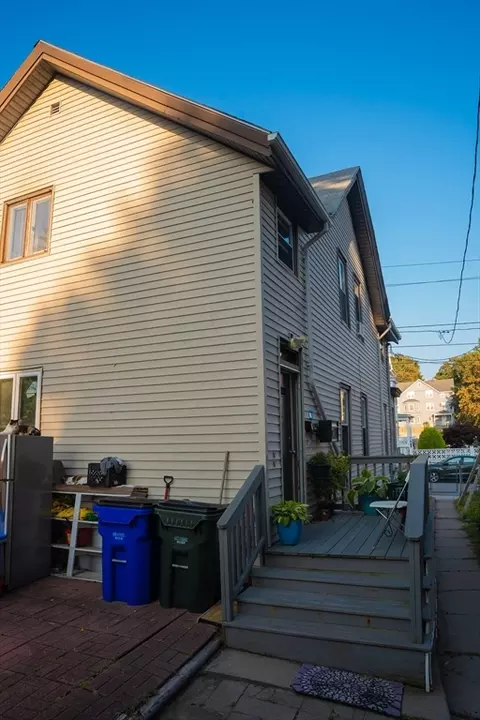 376 Linden St, Fall River, MA 02720 photo 3