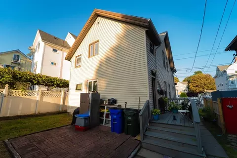 376 Linden St, Fall River, MA 02720 photo 5