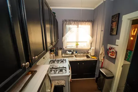 376 Linden St, Fall River, MA 02720 photo 8