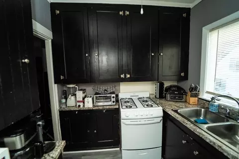 376 Linden St, Fall River, MA 02720 photo 28