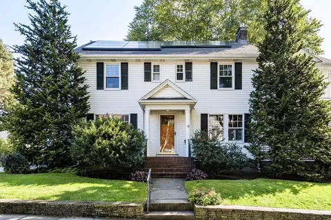 32 Middlecot St, Belmont, MA 02478